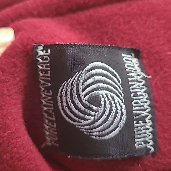 Deep Red Coat - Picture 4 of 11